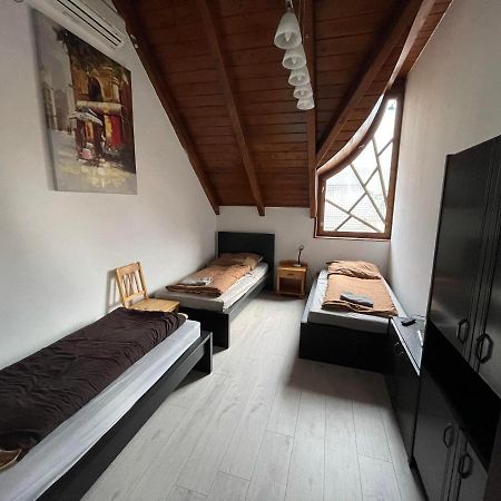 Tulipan Vendeghaz Hotel Miskolc Bagian luar foto