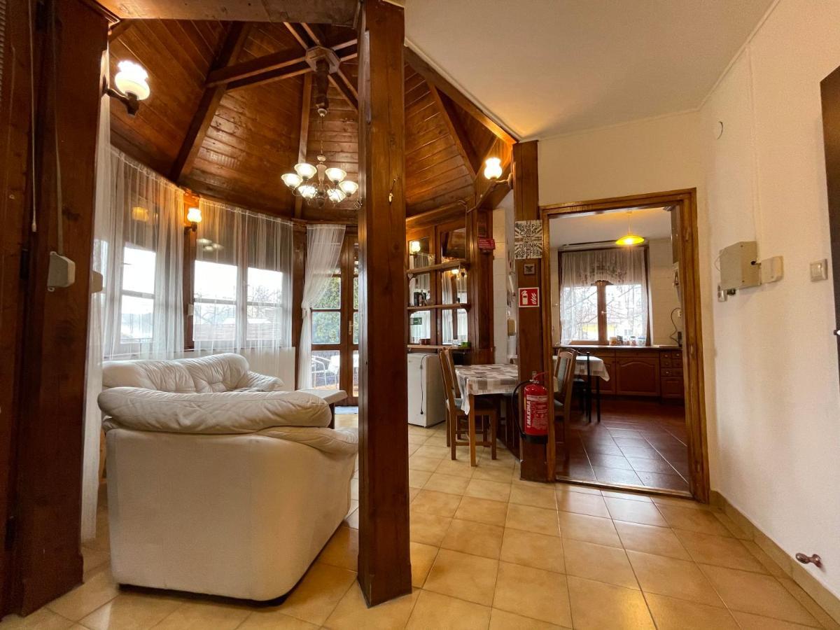 Tulipan Vendeghaz Hotel Miskolc Bagian luar foto