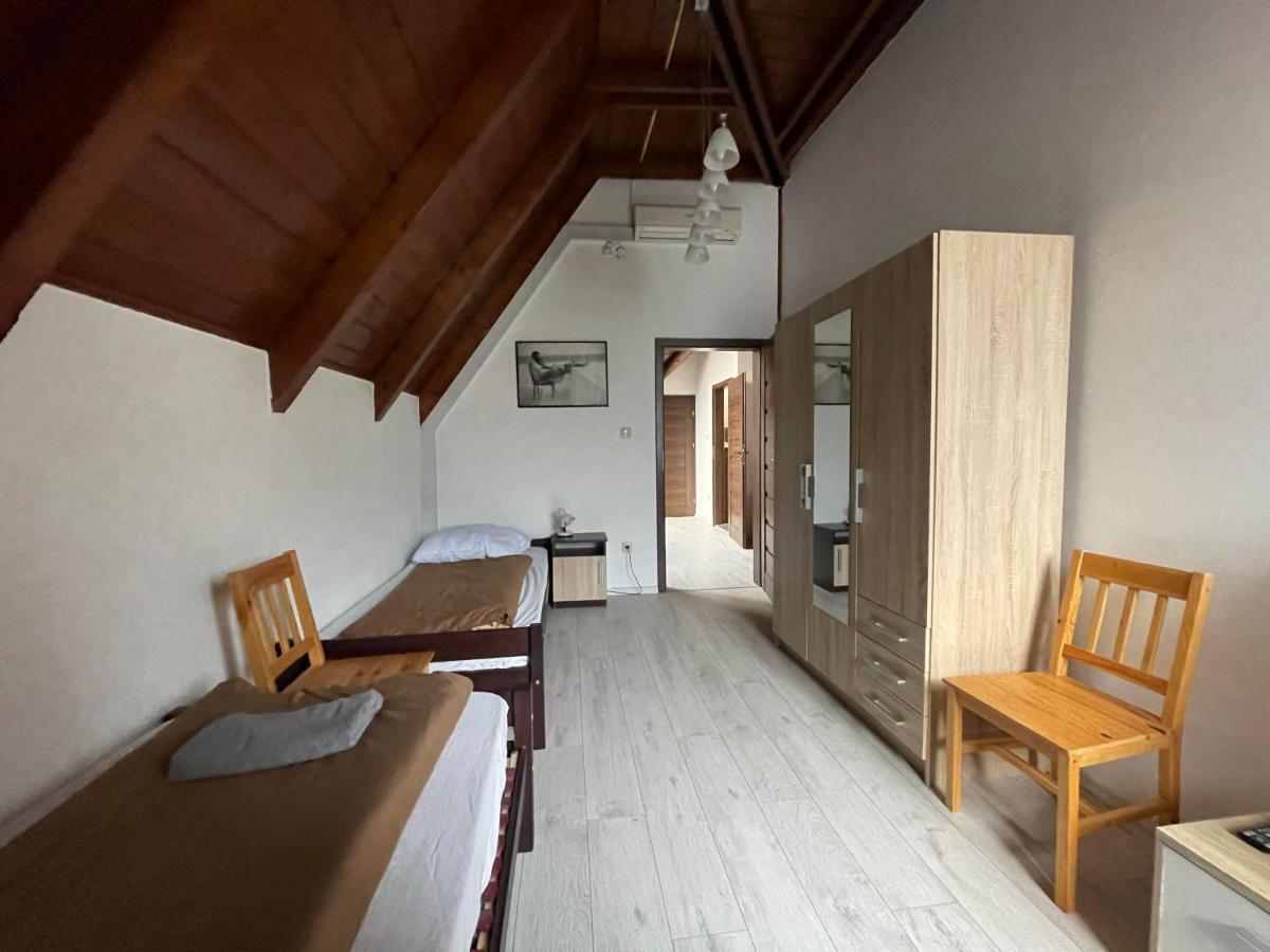 Tulipan Vendeghaz Hotel Miskolc Bagian luar foto