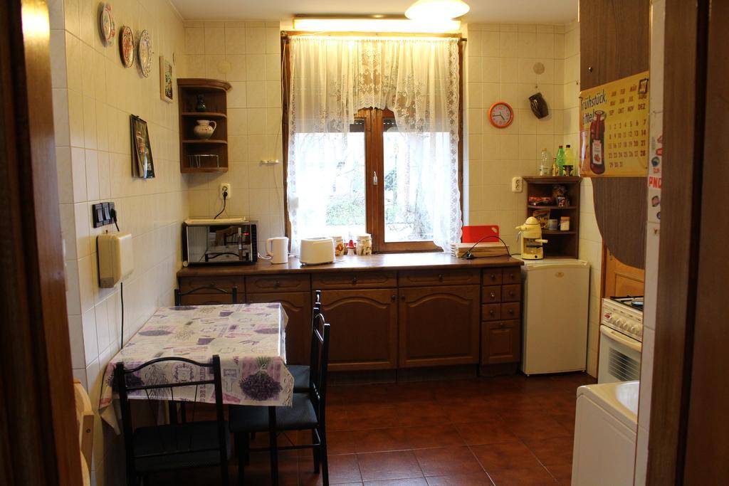 Tulipan Vendeghaz Hotel Miskolc Bagian luar foto